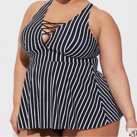 Torrid Wireless XO Tankini - Picture 4 of 5